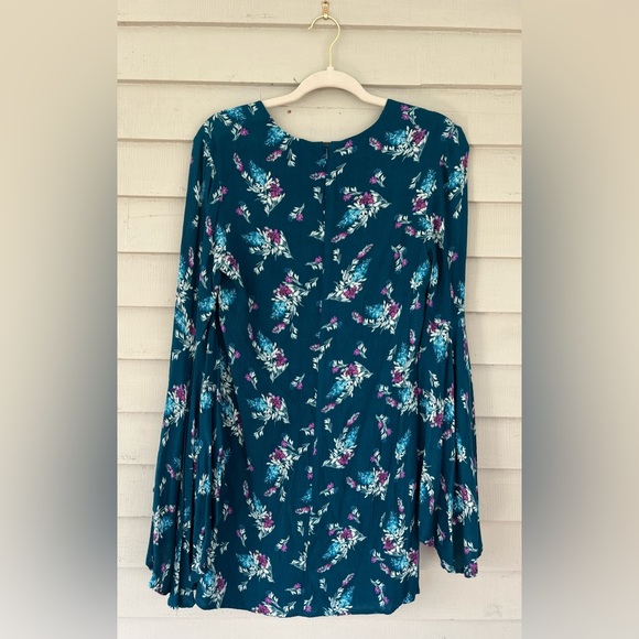 Wayf - Teal long sleeve floral dress w/ bell sleeves - Picture 3 of 4